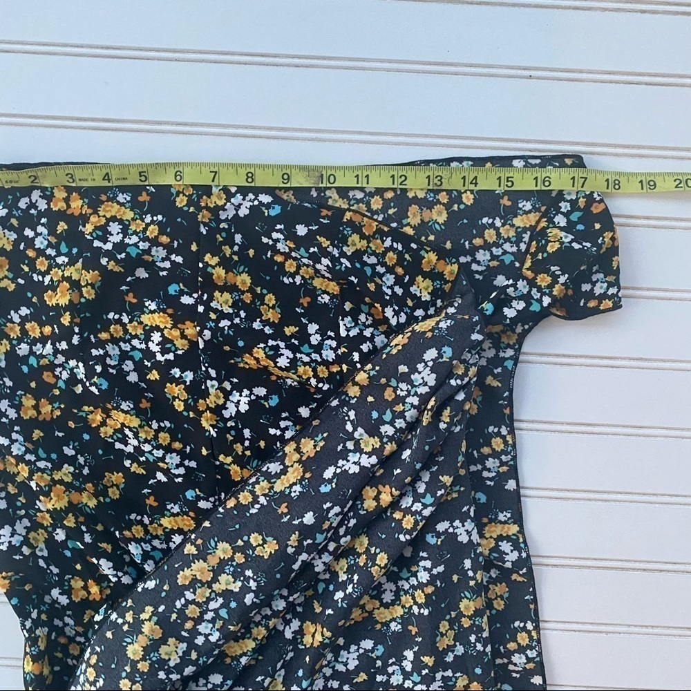 Ditsy floral wrap skirt Size 1X NEW - Picture 12 of 14